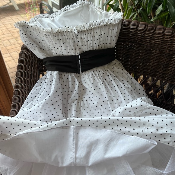 Original Vintage Betsey Johnson dress. Black  and white polka dots. Size 10 - Picture 3 of 5